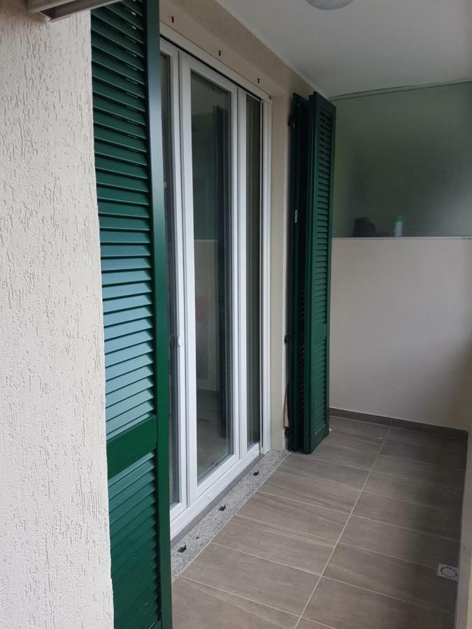 Karina House - Como Luaran gambar